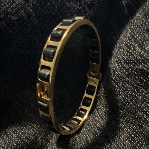 Fendi Leather Gold Tone Bracelet M - Picture 4 of 7